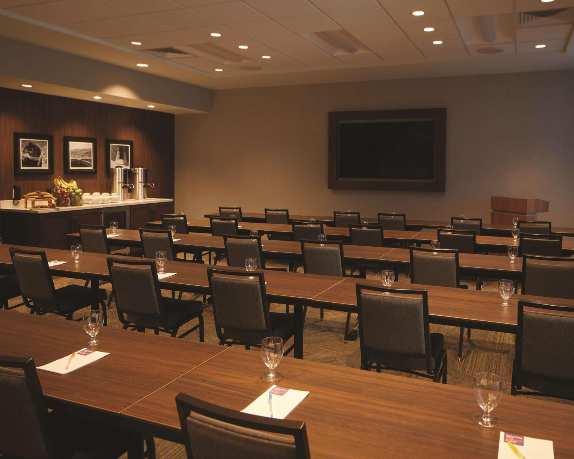 Hyatt Place Las Vegas At Silverton Village מראה חיצוני תמונה